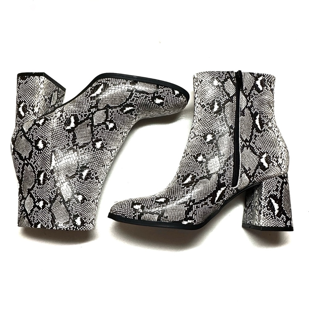 NWT Madden Girl Minglee Snake Print Ankle Boots